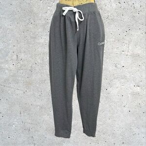 195 - CALVIN KLEIN JOGGERS LARGE